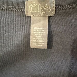 Tilly's Gray Crop Top